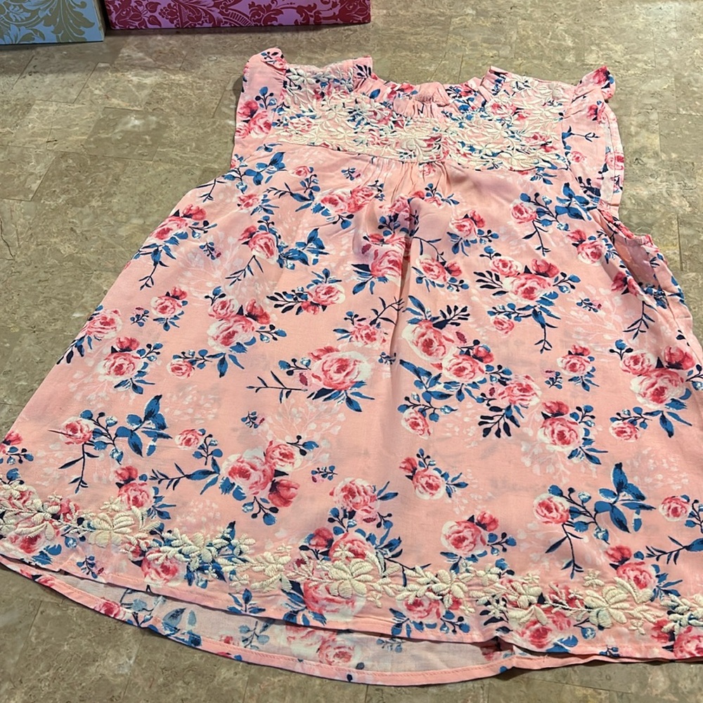 NWOT, small short sleeve top, Emily wonder